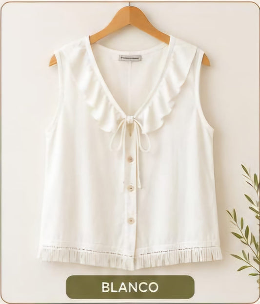 Blusa con volante y botones