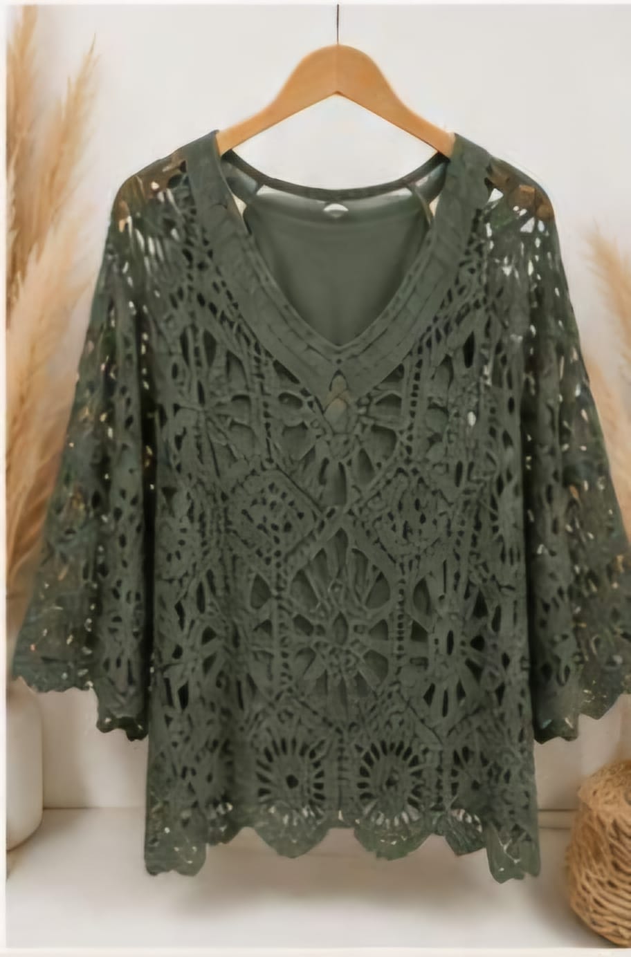 Conjunto calado cuello pico