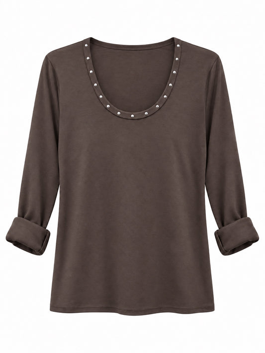 Camiseta con tachuelas en el escote marrón, referencia 69917