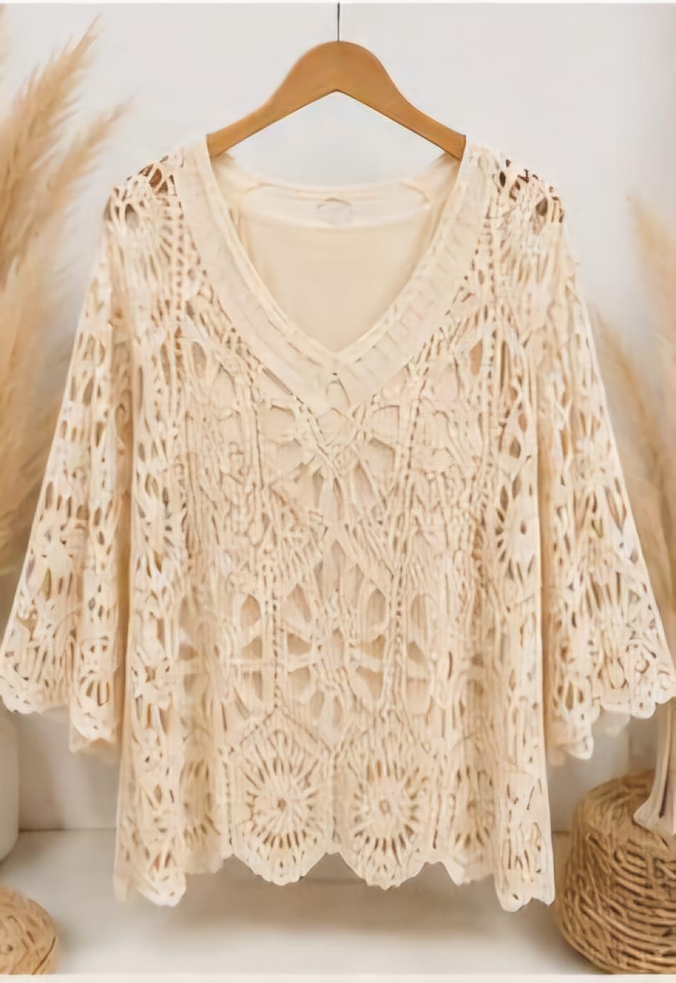 Conjunto calado cuello pico