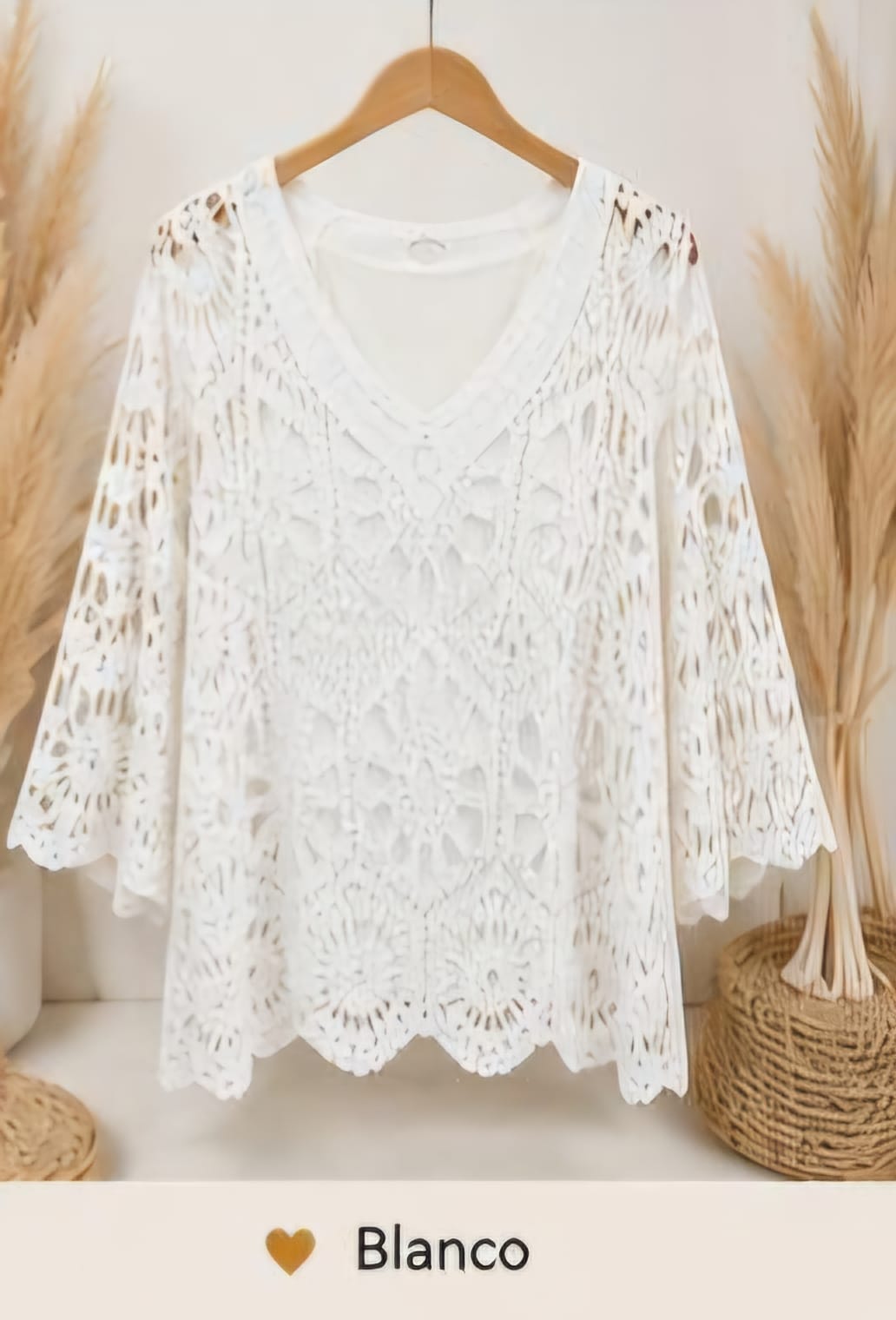 Conjunto calado cuello pico