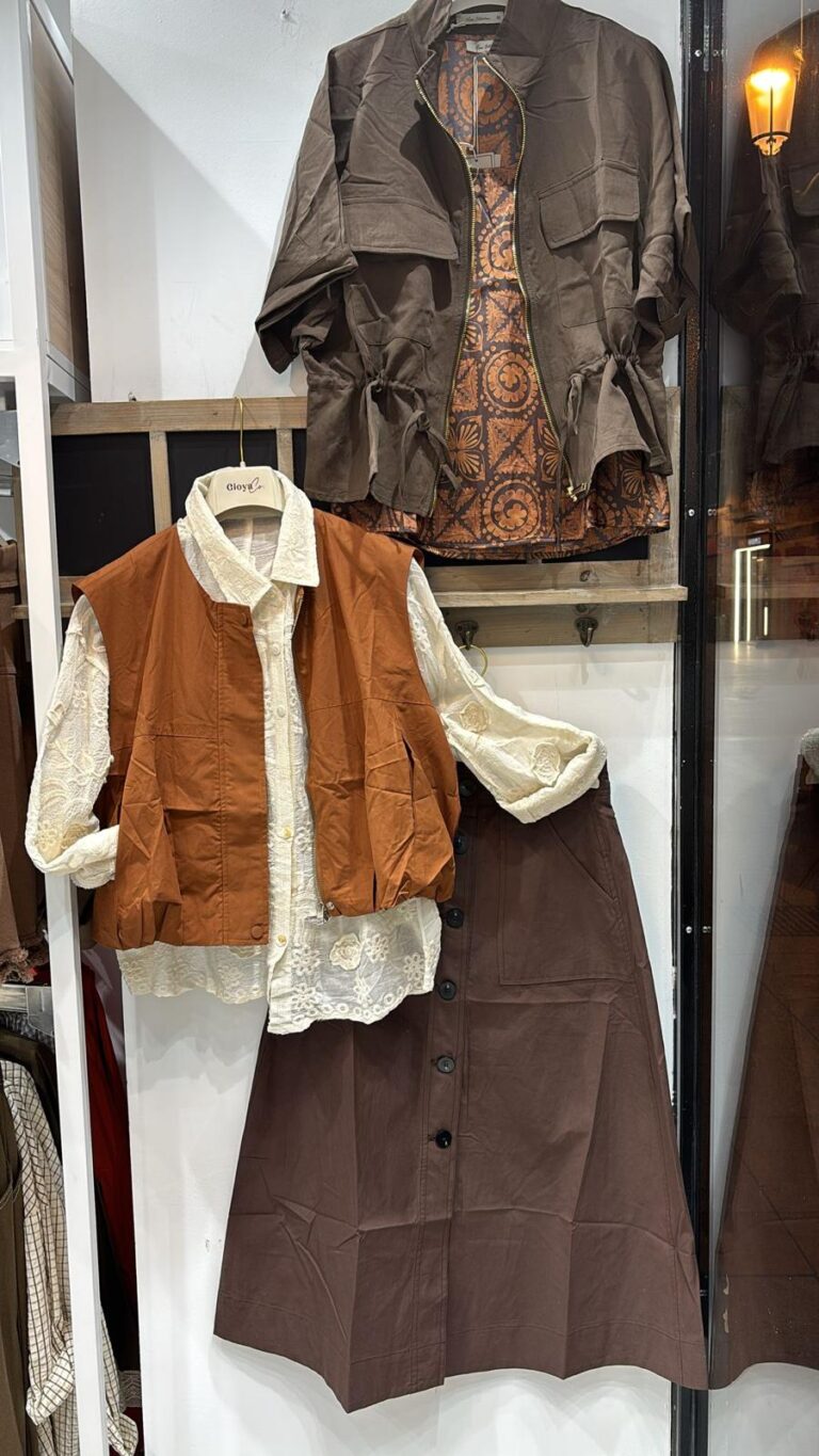 Chalecos de mujer en tendencia. Añade estilo y personalidad a tus looks con Q-Arte Boutique.